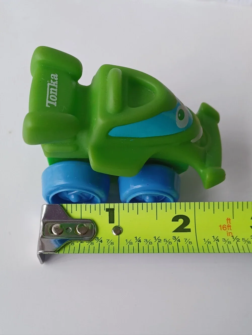 (2) PLAYSKOOL/TONKA/HASBRO WHEEL PALS CHUCK & FRIENDS GREEN RACER & BLUE CAR